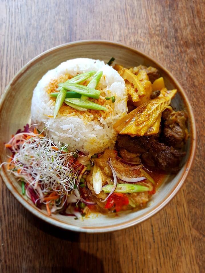 Lulus tribal kitchen