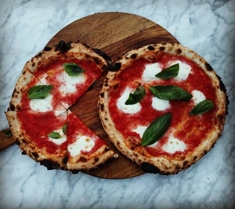 Louis’ Pizza