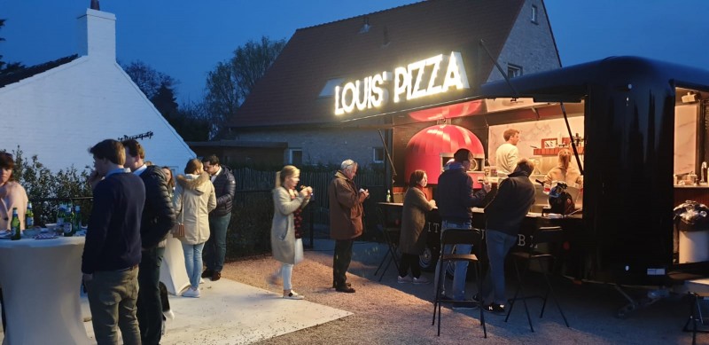 Louis’ Pizza