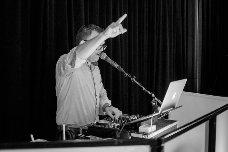 Amusivent - DJ, licht en geluid