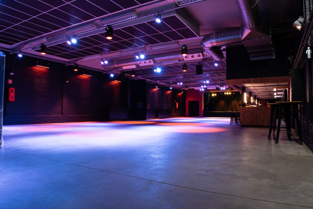 Hangar 27