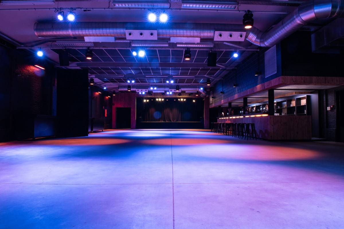 Hangar 27