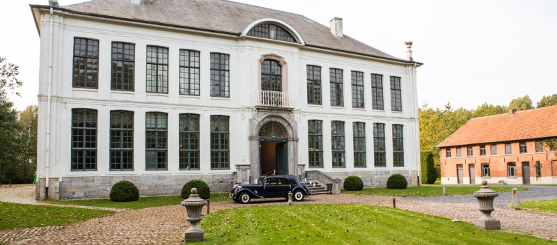 Kasteel te Lake - over vier generaties heen van paardenkwekerij tot populaire eventlocatie