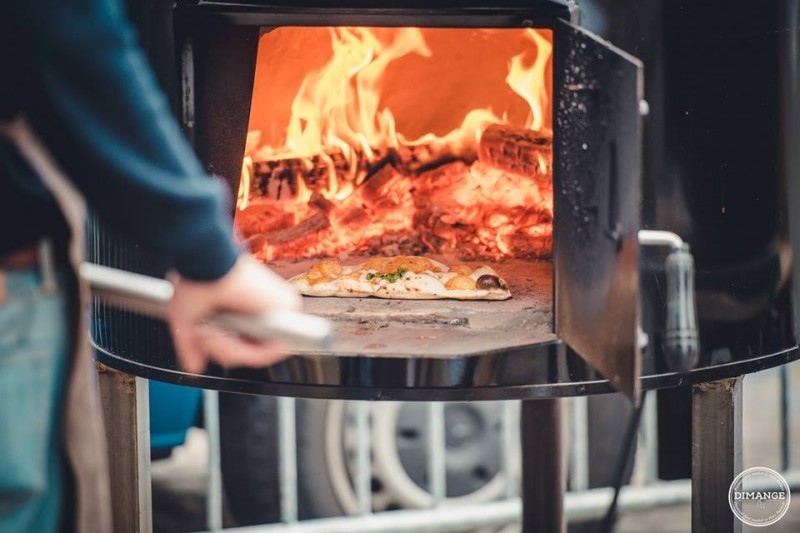 De trend voor elk communiefeest: een pizza foodtruck!